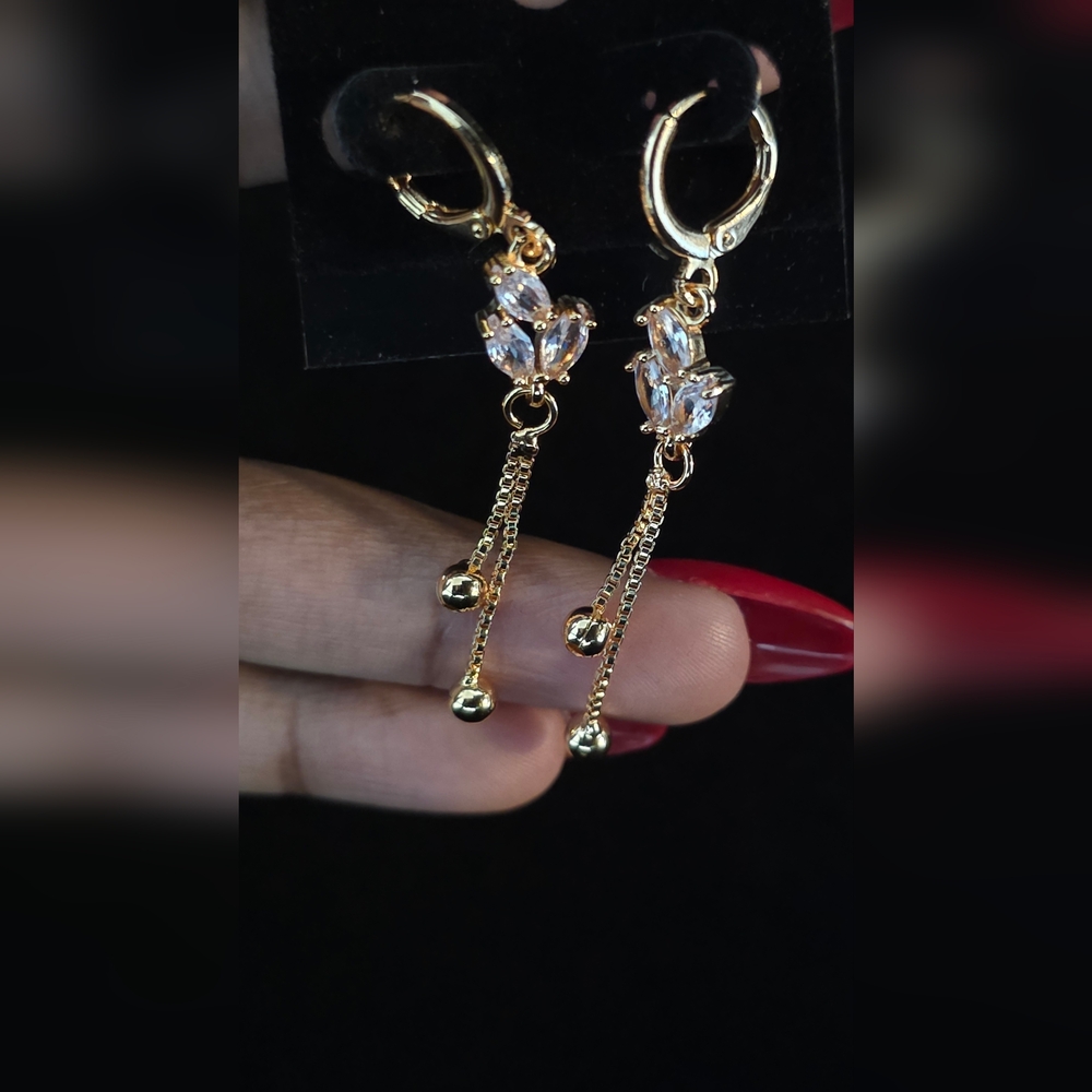 Elegant Gold and Crystal Drop Earrings